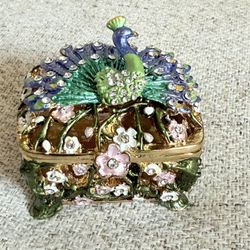 Vintage Antique high quality Metal Jewelry Box - Mini Peacock Figurine Trinket Organizer Box. Hinged. Hand-Painted. Beautiful colorful enamel and high