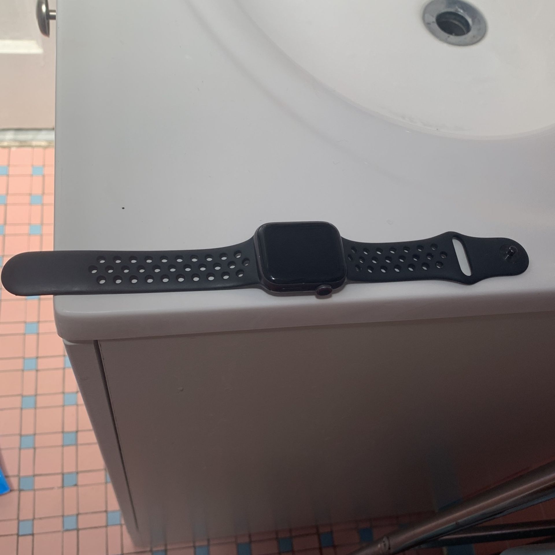 Series 5 Apple Watch Aluminum 