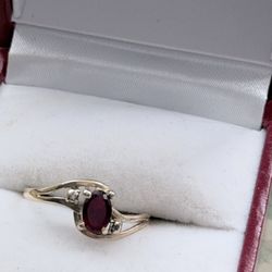 14 K RUBY AND DIAMOND 💎 RING SIZE 6 1/2