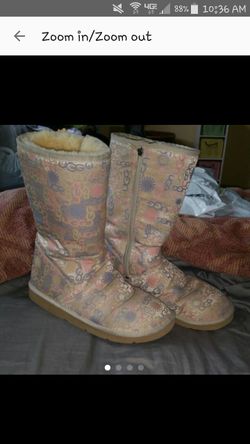 RARE Authentic uggs size 9