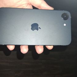 iPhone 16e