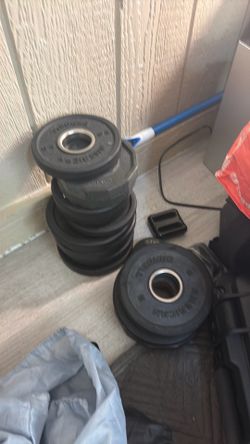 Black rubber weight plates