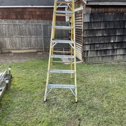 8 Foot Fiberglass Ladder