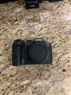 Excellent condition Canon R7