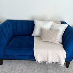 living room set and bar chairs