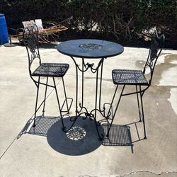 Broadcast iron tall table set