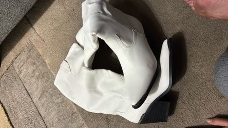 White silver toe boots