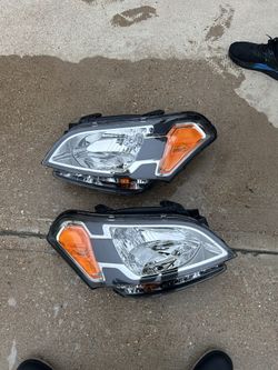 Kia 2010-2011 Headlights both for 50$