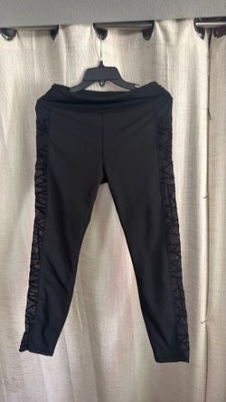 Women”s black plain daily yoga pants / size XL