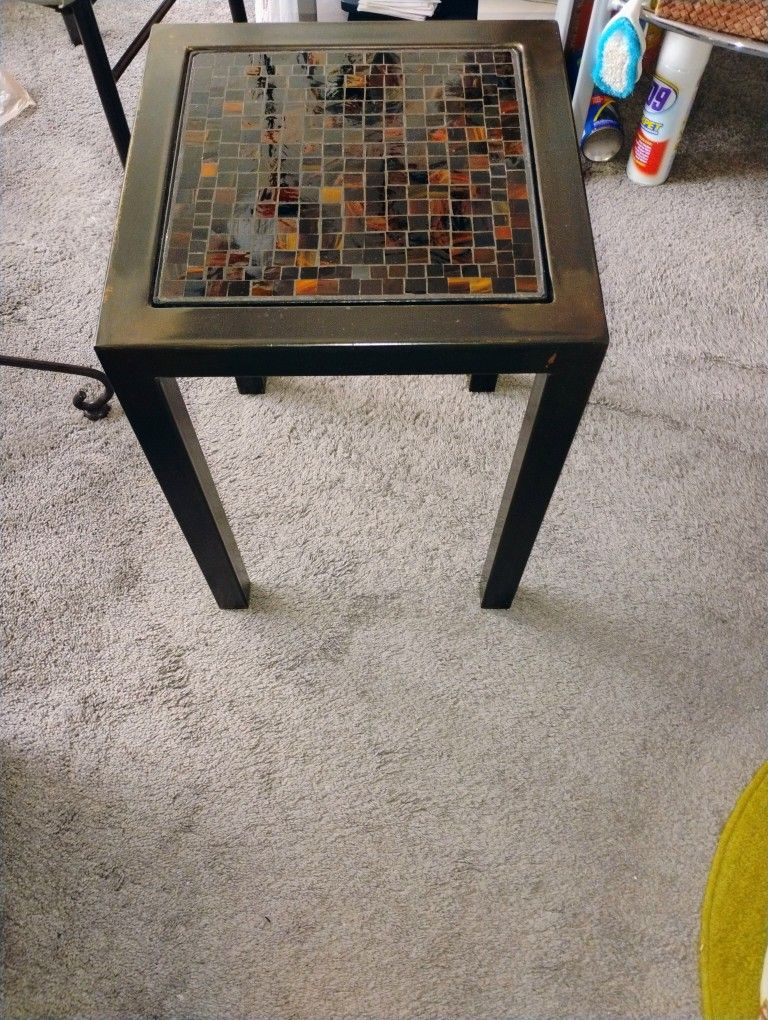 15" X 15". Tilet Top Metal Frame Plant Stand Pickup Only Cash