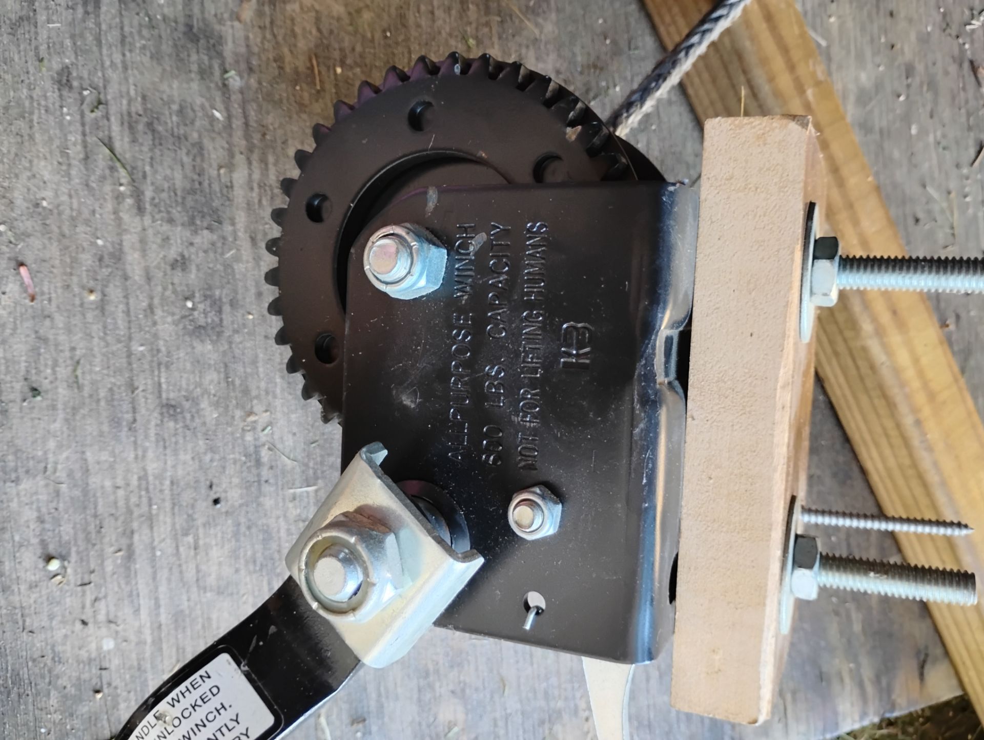 Raider 600lb Winch and pulley