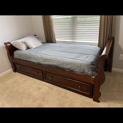 Ethan Allen Sleigh Trundle Bed