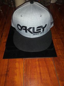 Oakley new era hat