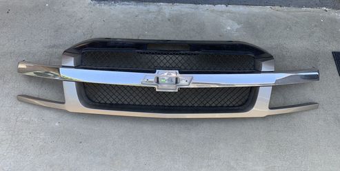 2002-2004 Chevy Avalanche Grille