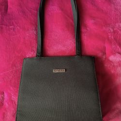 SIMPLE BLACK PURSE