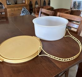 Tupperware, Excellent Condition, Large Cake, Keeper, With Handle