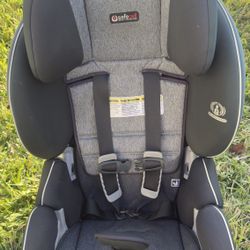 Selling Britax car seat.