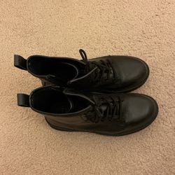 Black Platform Boots Size 8 (A New Day)