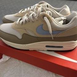Air max 1 essentials