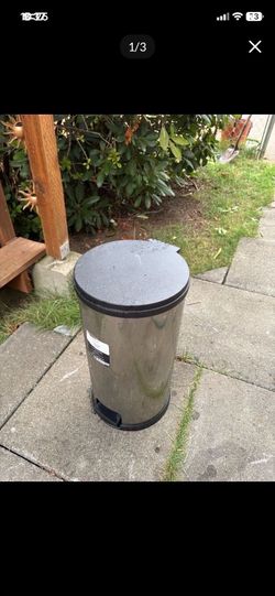 LOW PRICE MOVING- TRASH CAN