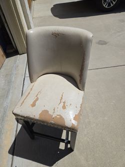4 barstool chairs
