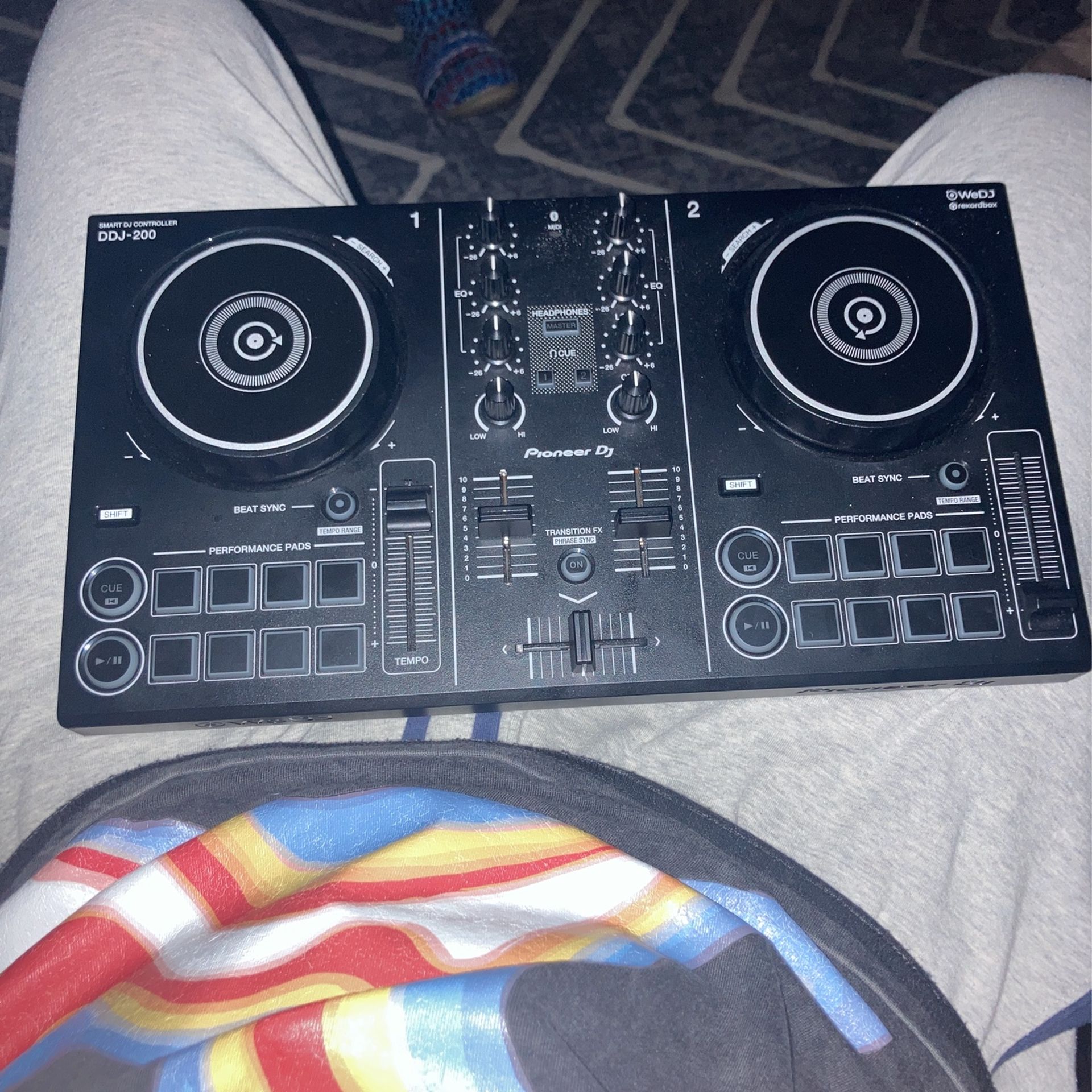 Pioneer DJ DDJ-200 Turn Tables