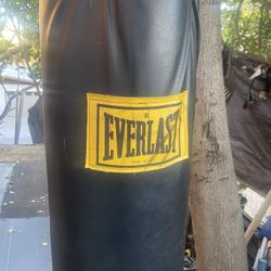 Bendo el  Costal Para Vociar Muy buenas Condiciones $60