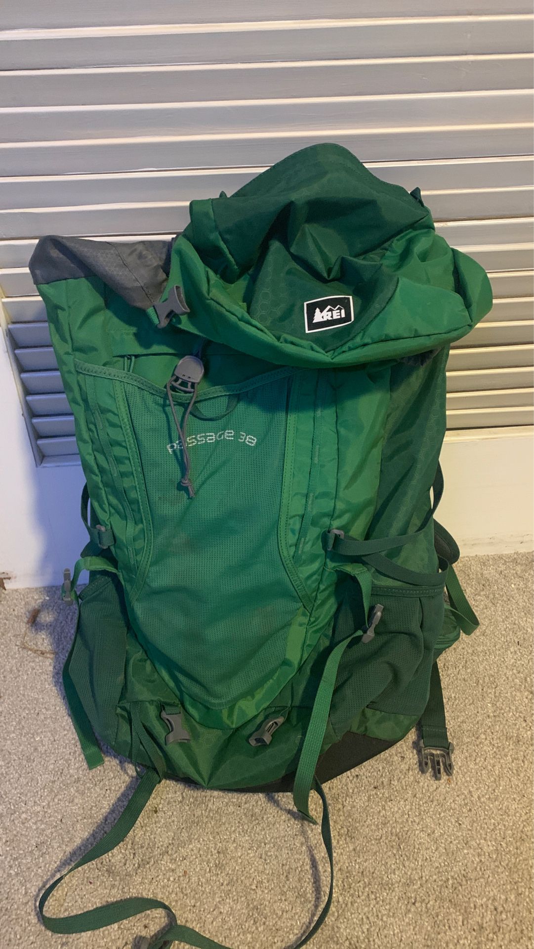 REI passage 38 kids backpacking/hiking pack