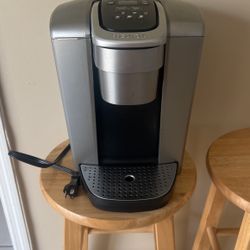 Almost New     KEURIG Coffee Machine  $50