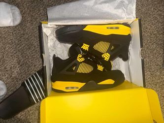 Jordan 4 Thunder