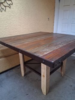 IFD Antique 52"Counter Height Dining Table