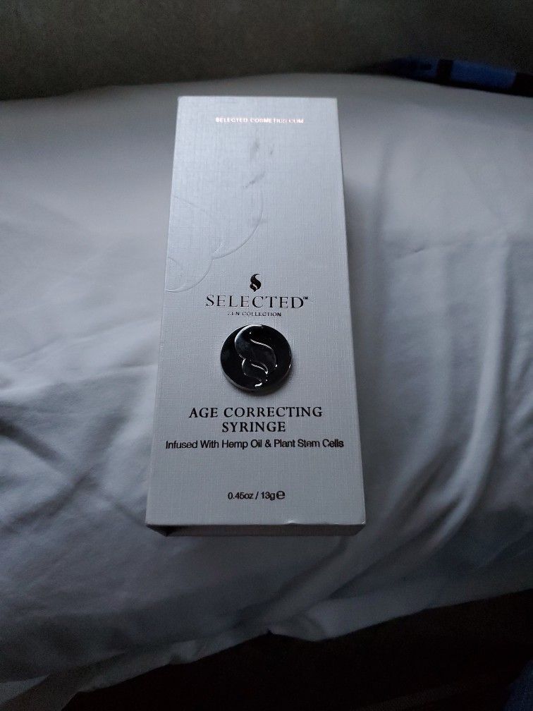 Selected Zen Collection Age Correcting Syringe