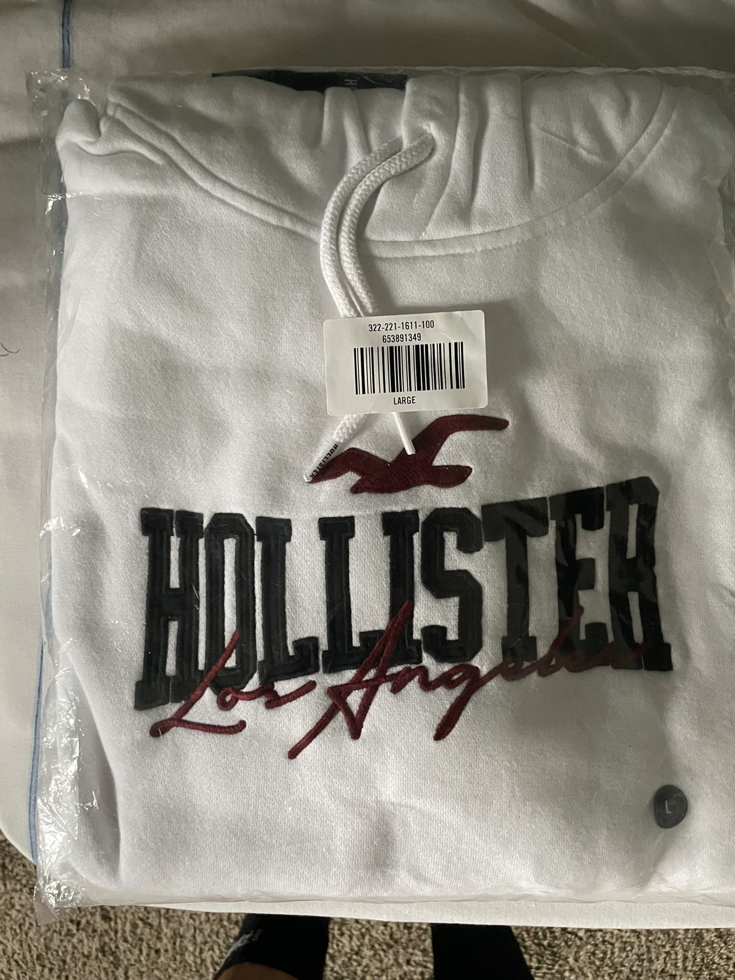 White Hollister Sweater (Never Worn)