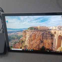 Microsoft Surface Pro 8Gb, 128GB, Intel i5-7300U CPU Silver
