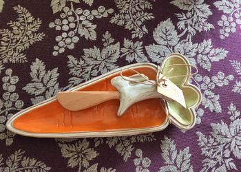 EASTER  Butter Dish And Spread Knife.