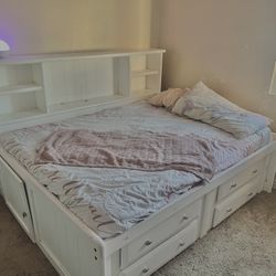 Full Size White Wooden Captain Day Bed
