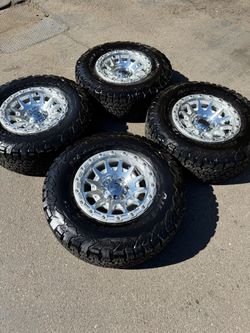 New Fuel Fortress 17” Wheels and 33” BFG KO2 Tires 6x135 Ford F150 Raptor Expedition 17x8.5 0ET