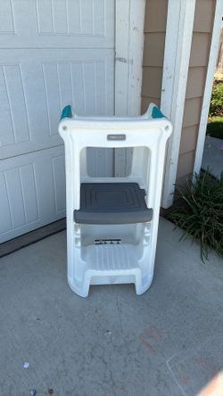 Simplay3 Toddler Tower Adjustable Stool