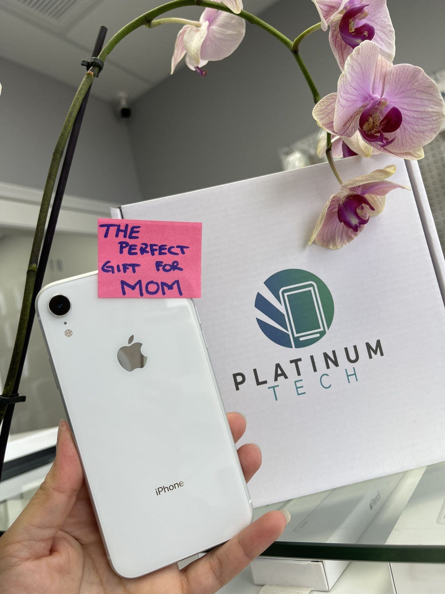 iPhone XR, Unlocked, 64 Gb, Available Colors, With Warranty, $175