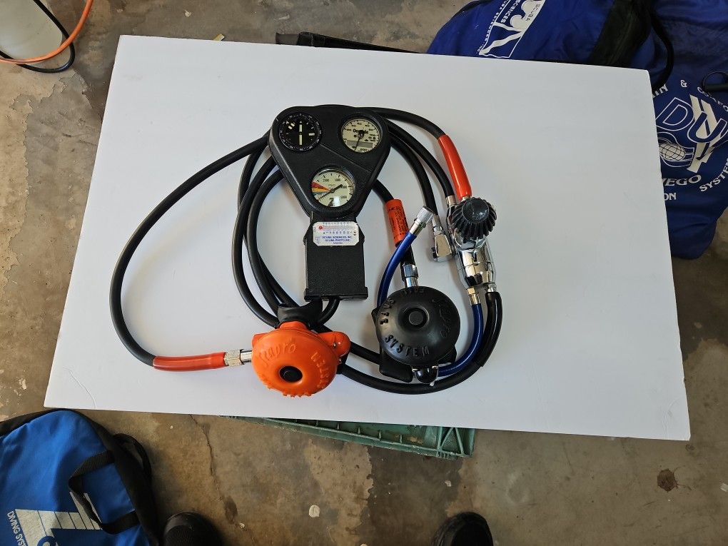 Scuba Seapro Diving Regulator Set Comes With A Bag 1st & 2nd Stage Regulator An Octopus (Alternate 2nd Stage Orange. ) An Inflator Hose & 3' Gauge Con
