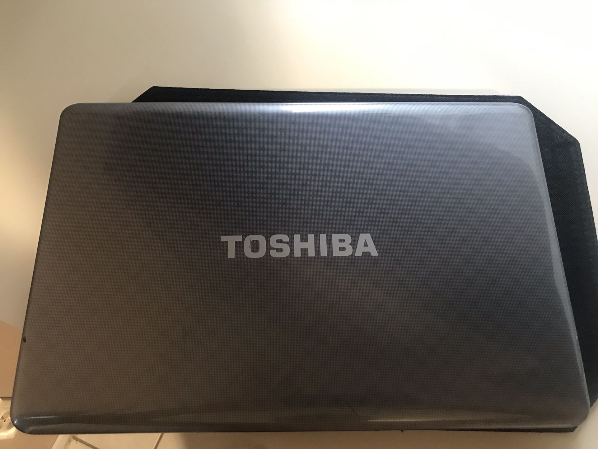 Satellite Toshiba L775D Laptop