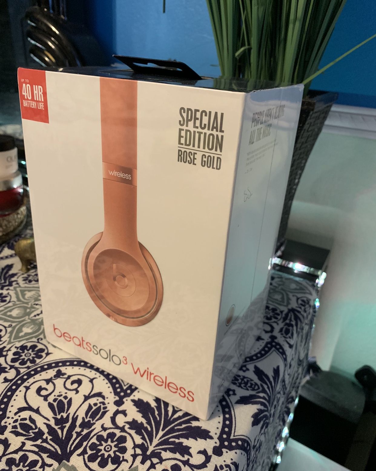 Beats Solo 3 Rose Gold Like New