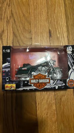 Maisto Harley-Davidson 1:18 Scale Die-Cast Motorcycle