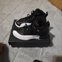 Jordan 12s ,boy Size 2.5 