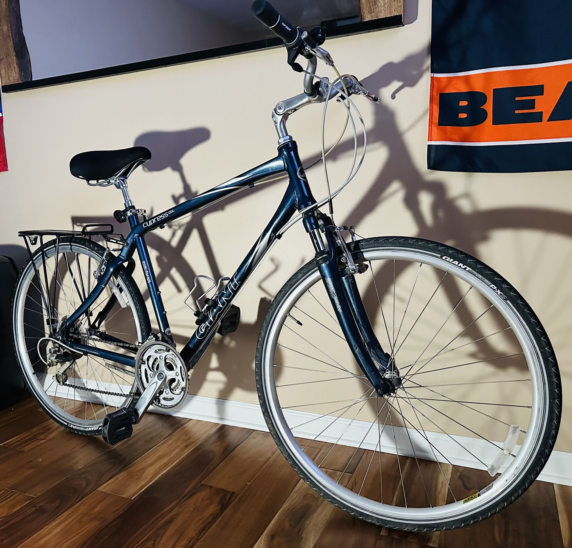 Trek Giant Hybrid Aluminum Mountain Large Bike Bicycle 700cc Wheels