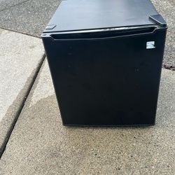 Mini- Fridge