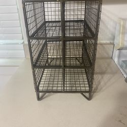 Six-bottle Wire Wine Rack