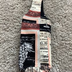 WINE BOTTLE CARRIER/GIFT BAG, NEW. FRENCH THEME.