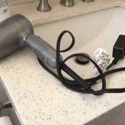 Hair Dryer CVS  Model 1875 Excellent Condition $10.