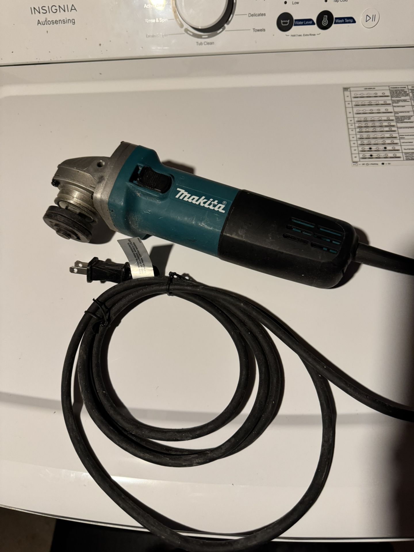 7.5 Amp Angle Grinder Makita